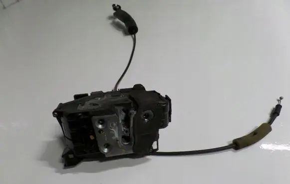 Renault Scenic III - Grand scenic III Front door lock 805020007R
