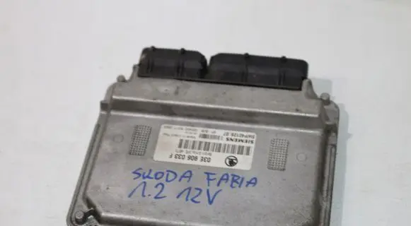 Skoda Fabia Mk1 (6Y) Engine control unit/module 03E906033F