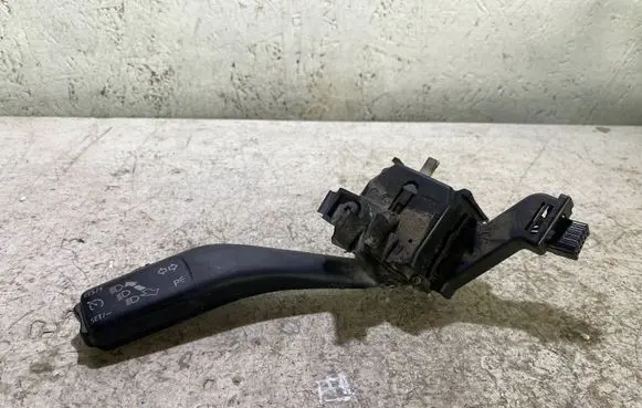 Volkswagen Golf V Indicator stalk ANP80H013F 5BF0579