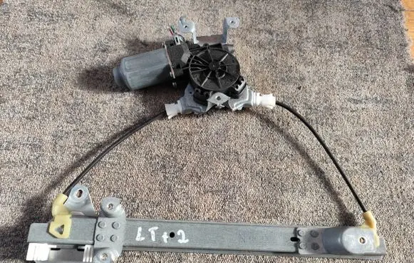 Nissan Qashqai+2 Rear door window regulator with motor 402191A
