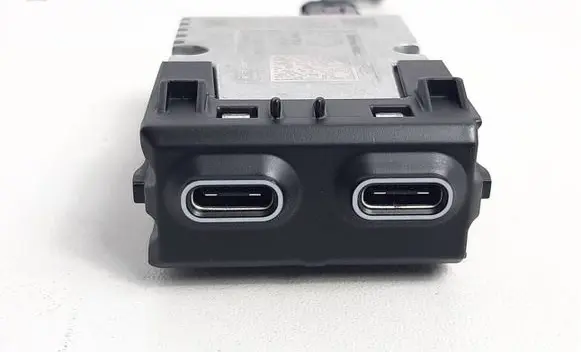 BMW 7 G70 USB socket connector 5A27DE6 5A8D637 84105A27DE6