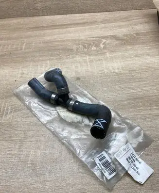 Volkswagen Phaeton Engine coolant pipe/hose 3D0122063AE