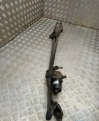 Mercedes-Benz B W245 Front wiper linkage and motor A1698200300 404902