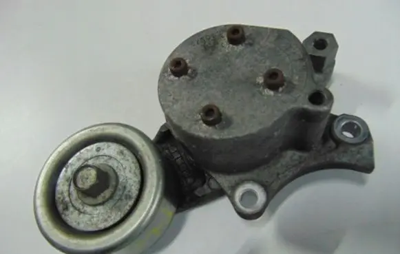 Toyota Land Cruiser (J150) Timing belt tensioner 