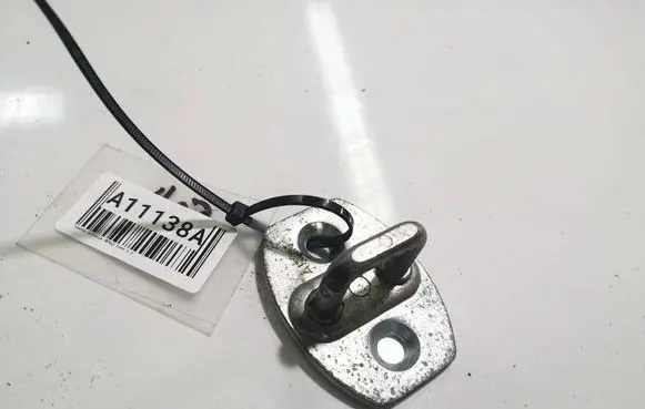 Toyota Corolla Verso AR10 Front door lock loop/hook striker 