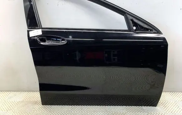 Mercedes-Benz GLA W156 X156 Front door 