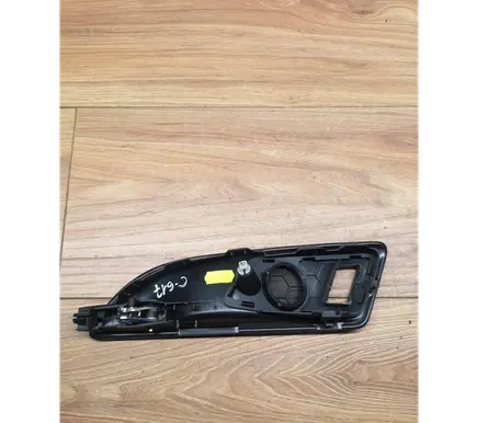 Skoda Octavia Mk2 (1Z) Front door interior handle 1Z0837248