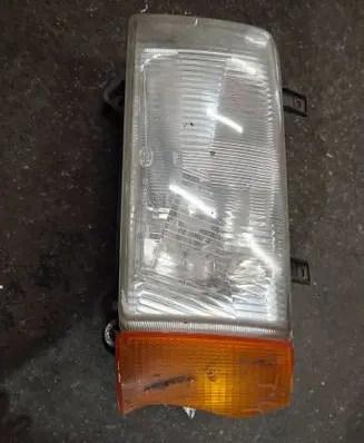 Volkswagen Transporter - Caravelle T4 Headlight/headlamp 302136
