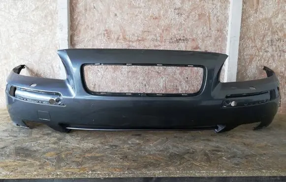 Volvo V70 Front bumper 08693340
