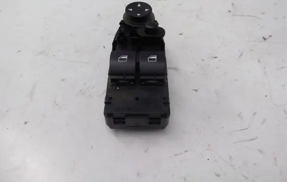 BMW 1 E82 E88 Electric window control switch 9216529