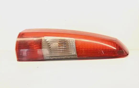 Volvo V70 Rear/tail lights 9154493