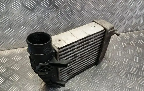 Audi A6 S6 C6 4F Intercooler air channel guide 