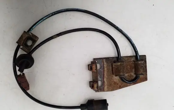 Subaru Forester SF ABS brake wheel speed sensor 27540AC090