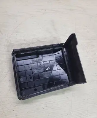 Audi A3 S3 A3 Sportback 8P Fuse box cover 1K0937132F 17180061