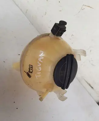 Volkswagen Tiguan Coolant expansion tank/reservoir