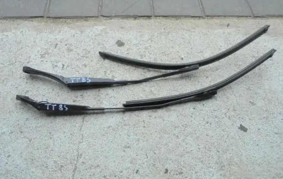 Audi TT TTS RS Mk3 8S Front wiper blade arm