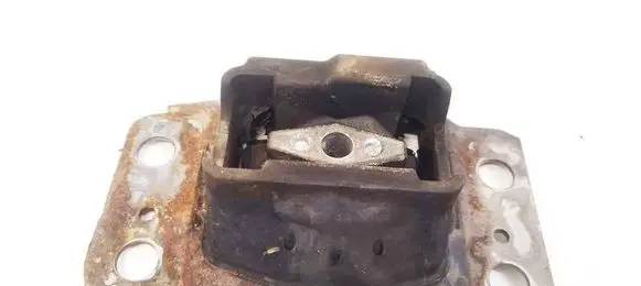 Engine mount bracket