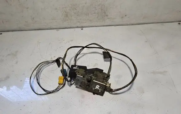Volkswagen II LT Front door lock A9017201535