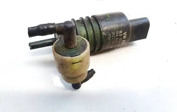 Volkswagen PASSAT B6 Windscreen/windshield washer pump 1k6955651 3122789