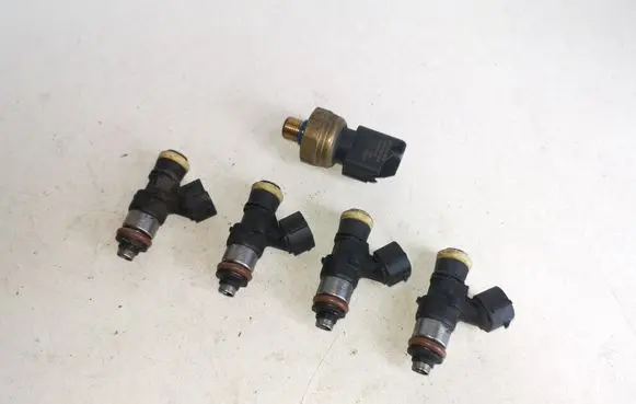 Fuel injectors set