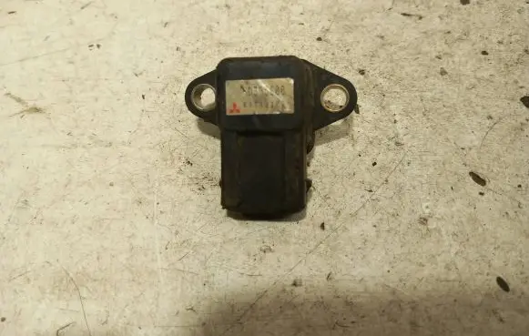 Mitsubishi Pajero Air pressure sensor md305600