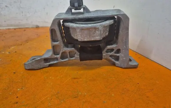 Ford Focus C-MAX Engine mount vacuum valve 7140300006