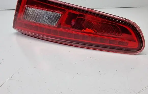 Alfa Romeo Giulietta Tailgate rear/tail lights 50513400