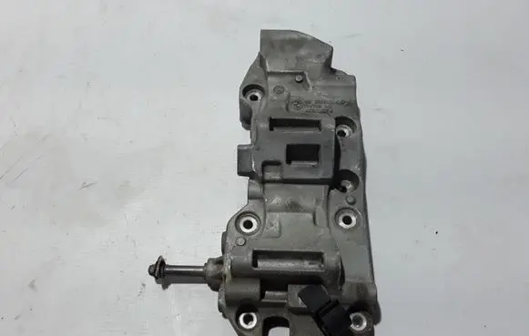 BMW 5 F10 F11 Generator/alternator bracket 8506863