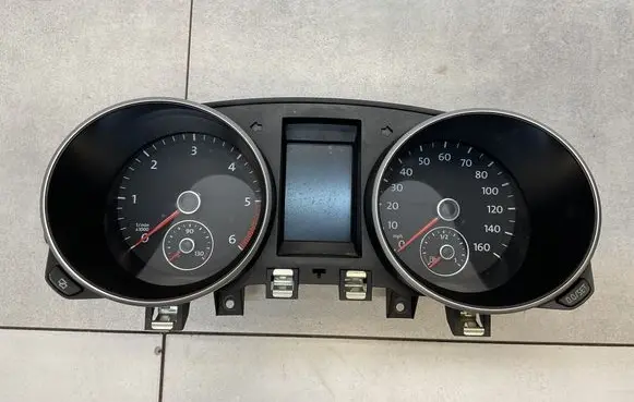 Speedometer (instrument cluster)