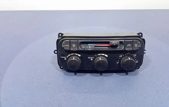Chevrolet Caravan Climate control unit 05005003AD