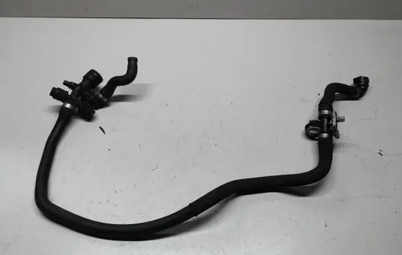 BMW X5 F15 Engine coolant pipe/hose 8514220 A2115189181