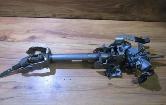 Mazda 626 Steering wheel axle