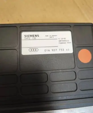 Volkswagen PASSAT B5.5 Gearbox control unit/module 01N927733AD 51995 5WP2132