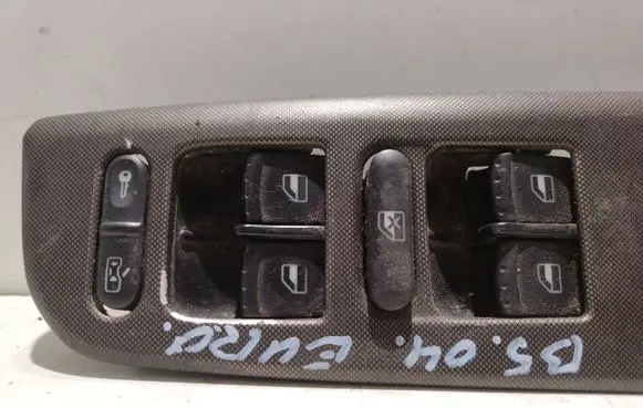 Volkswagen PASSAT B5.5 Electric window control switch 1JA959857D