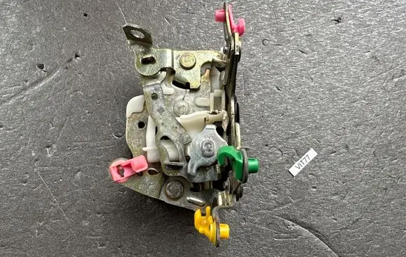 Nissan Patrol Y60 Front door lock 8050205J00