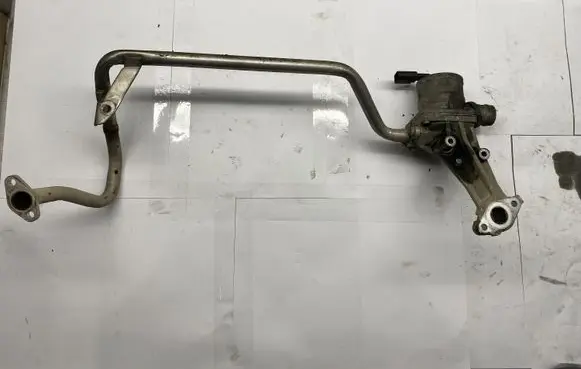 Volkswagen Jetta V EGR valve 07K131351C