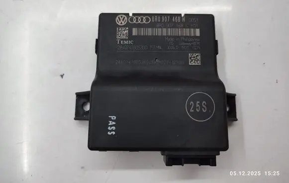 Audi A5 Sportback 8TA Gateway control module 8R0907468H