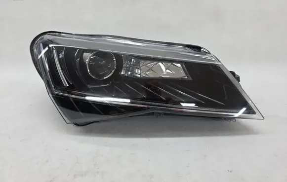 Skoda Superb B8 (3V) Headlight/headlamp 3V1941016B