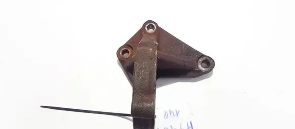 Nissan Almera Tino Engine mounting bracket wd200