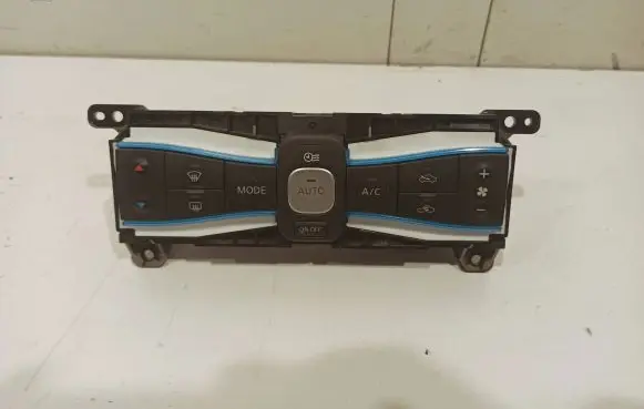 Nissan Leaf I (ZE0) Climate control unit 275003ND0B T1015456F 20402DB2248
