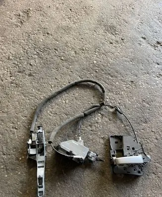 Citroen Berlingo Sliding door lock 828416