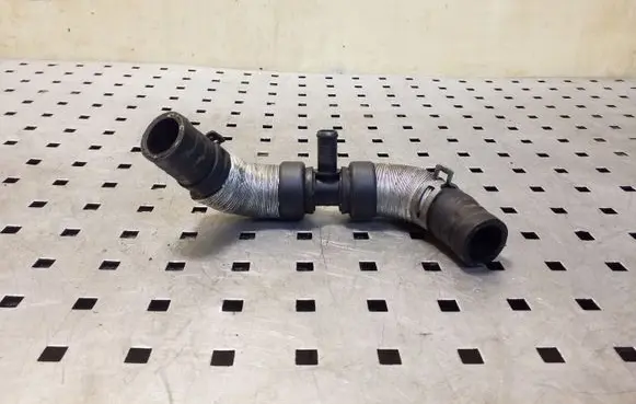 Jaguar XF X250 Engine coolant pipe/hose