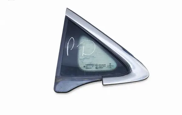 Chrysler Pacifica Front triangle window/glass 68227746AE
