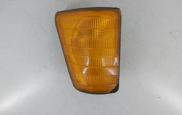 Mercedes-Benz 207 310 Front indicator light 32757R6 432757