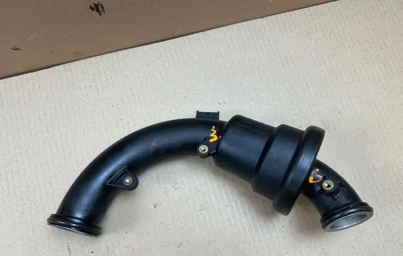 Mercedes-Benz CLA C117 X117 W117 Intercooler hose/pipe A6511400387