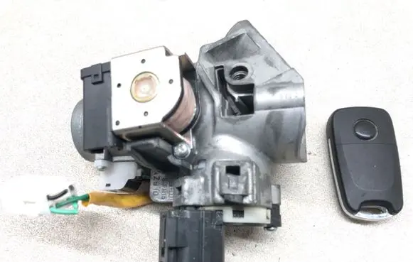 Mitsubishi Outlander Ignition lock