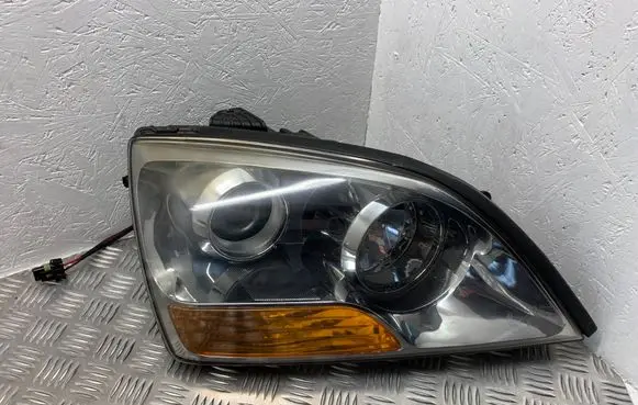 KIA Sorento Headlight/headlamp 921023E5XX