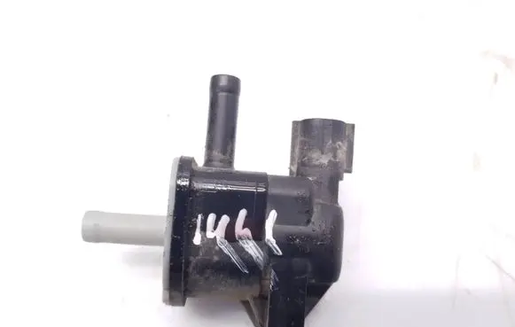 Toyota Yaris Vacuum valve 90910TC002 HV1362008060
