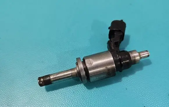 Renault Kadjar Fuel injector H8201438013 IMPRK1589874