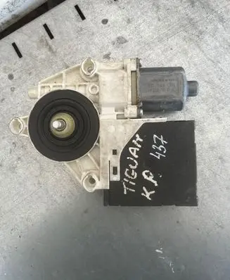 Volkswagen Caddy Front door window regulator motor 5K0959792 05075732 73201120920185